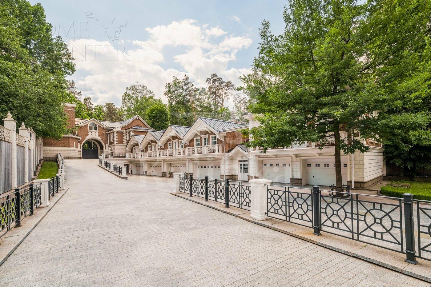 2-этажный коттедж 1 646 м² с отделкой
