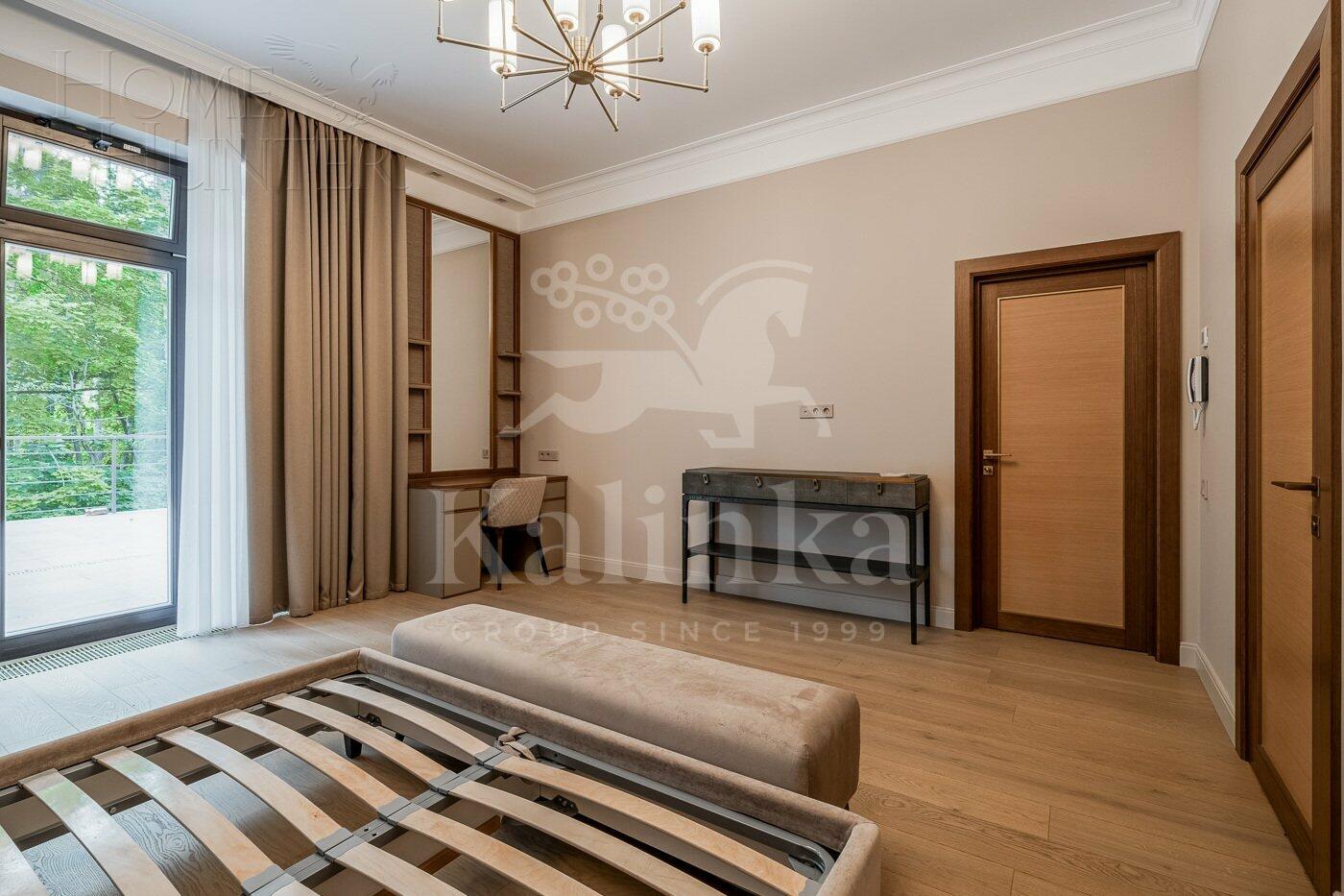 2-этажный коттедж 654.7 м² с отделкой