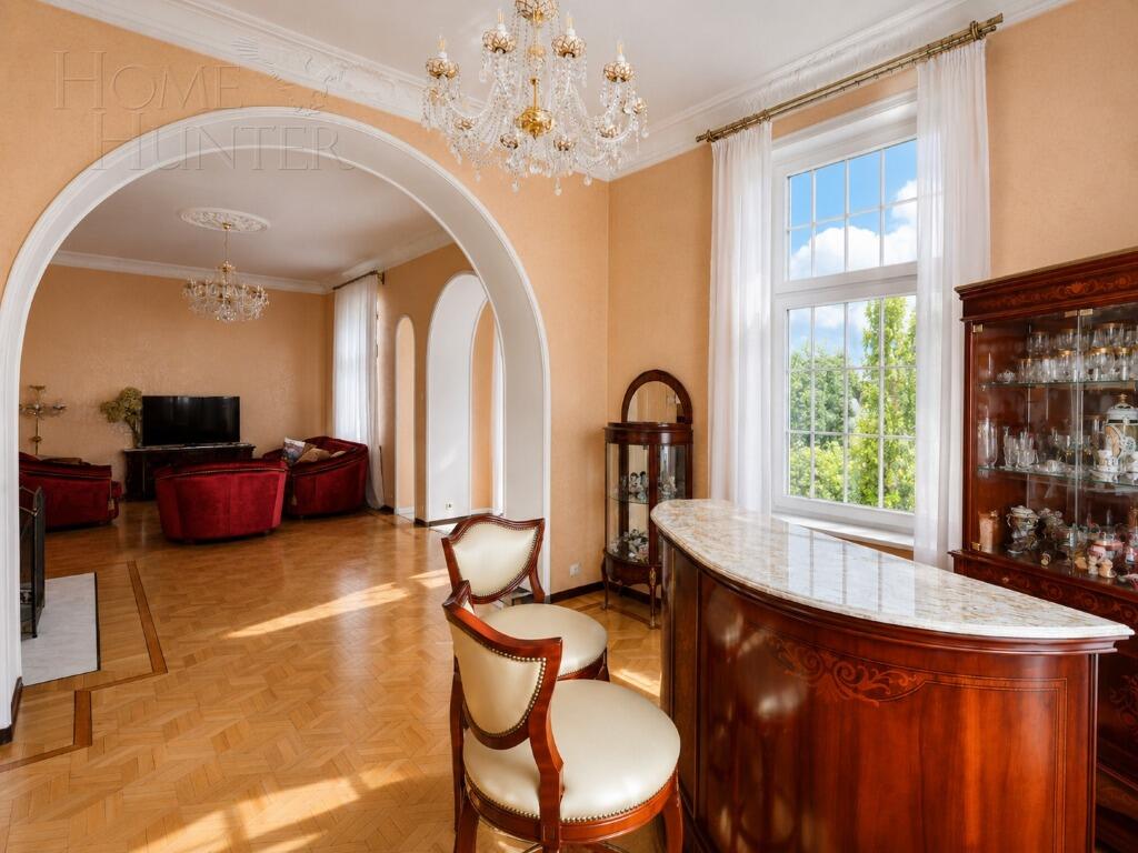 3-этажный коттедж 600 м² с отделкой