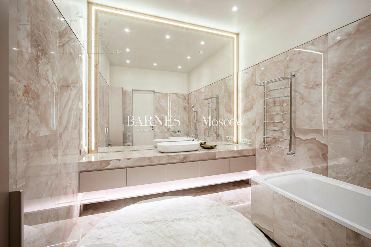 2-этажный коттедж 1 500 м² с отделкой