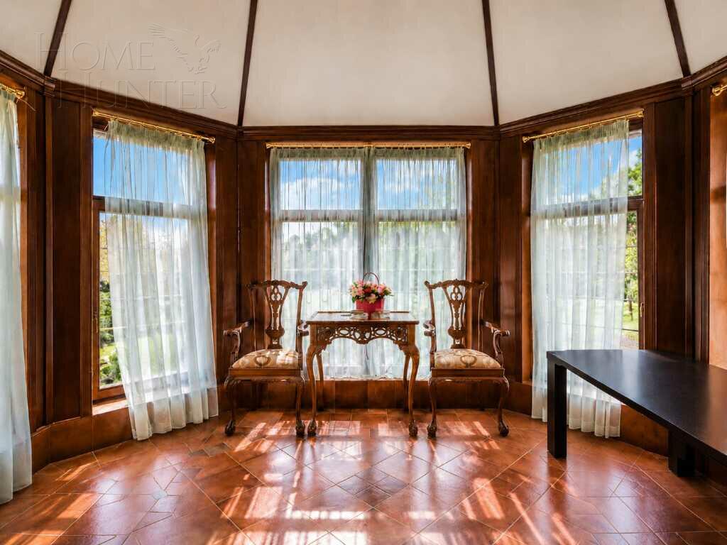 3-этажный коттедж 600 м² с отделкой