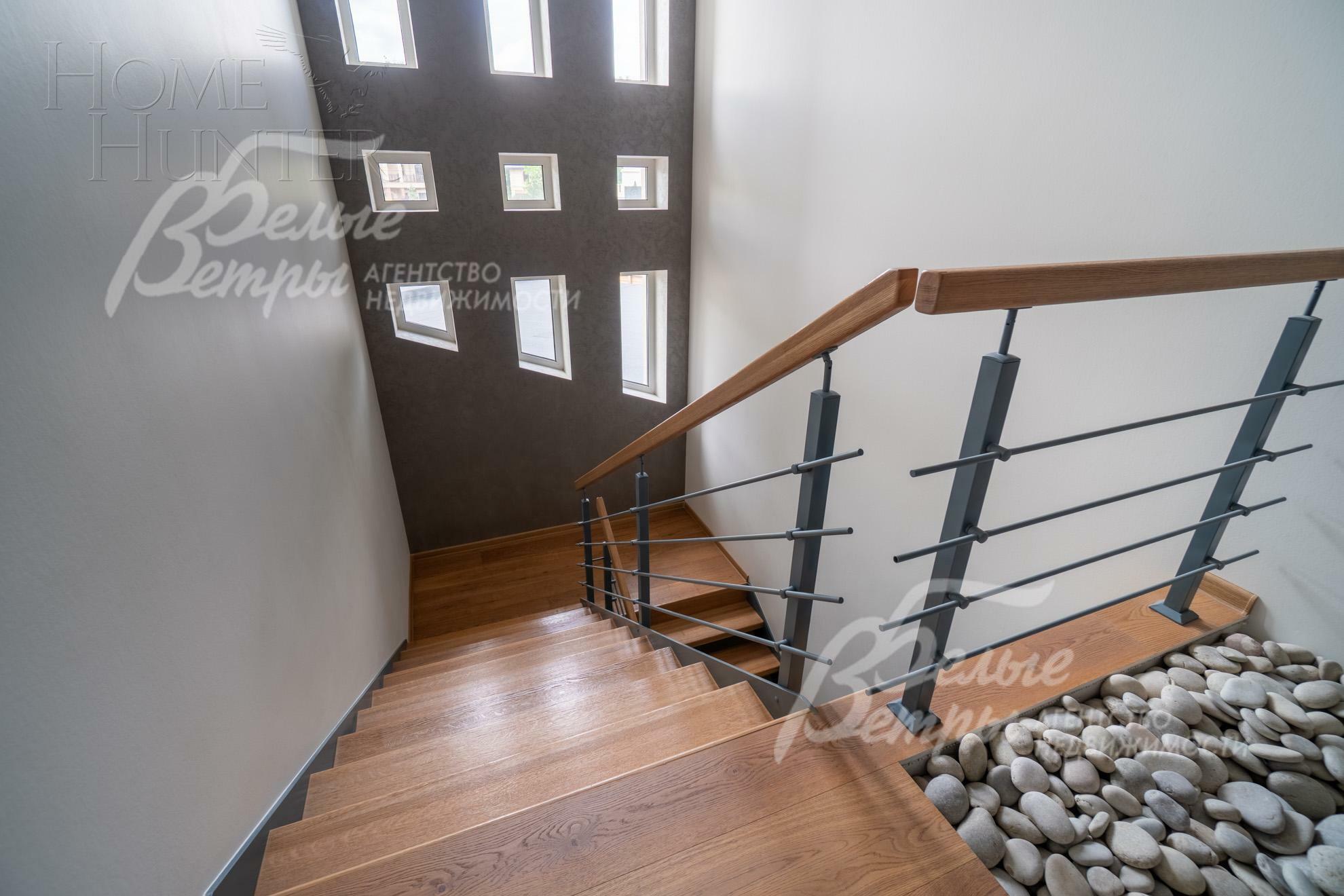 3-этажный коттедж 850 м² с отделкой