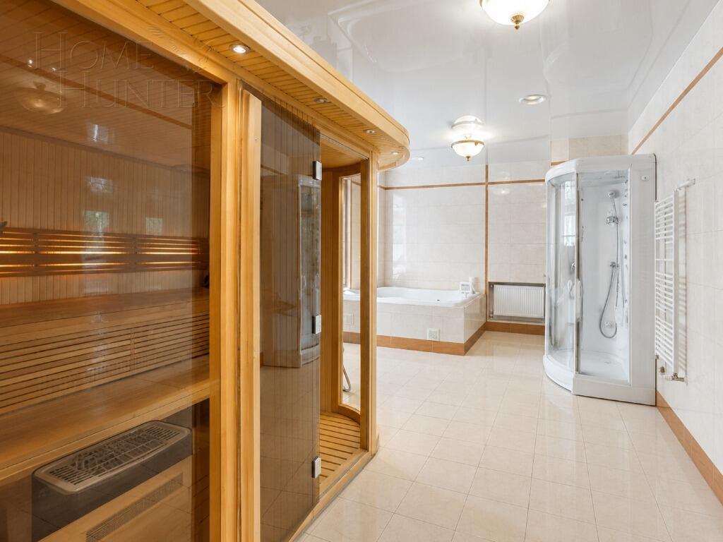 3-этажный коттедж 600 м² с отделкой