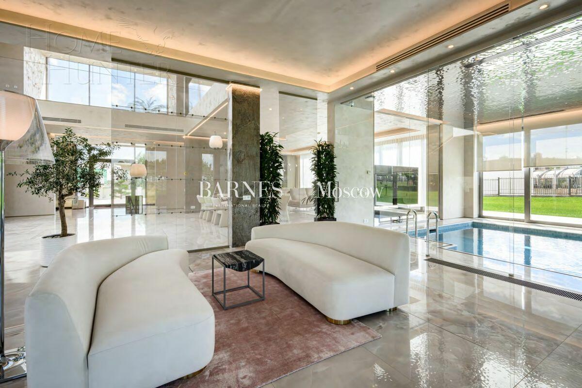 2-этажный коттедж 1 500 м² с отделкой