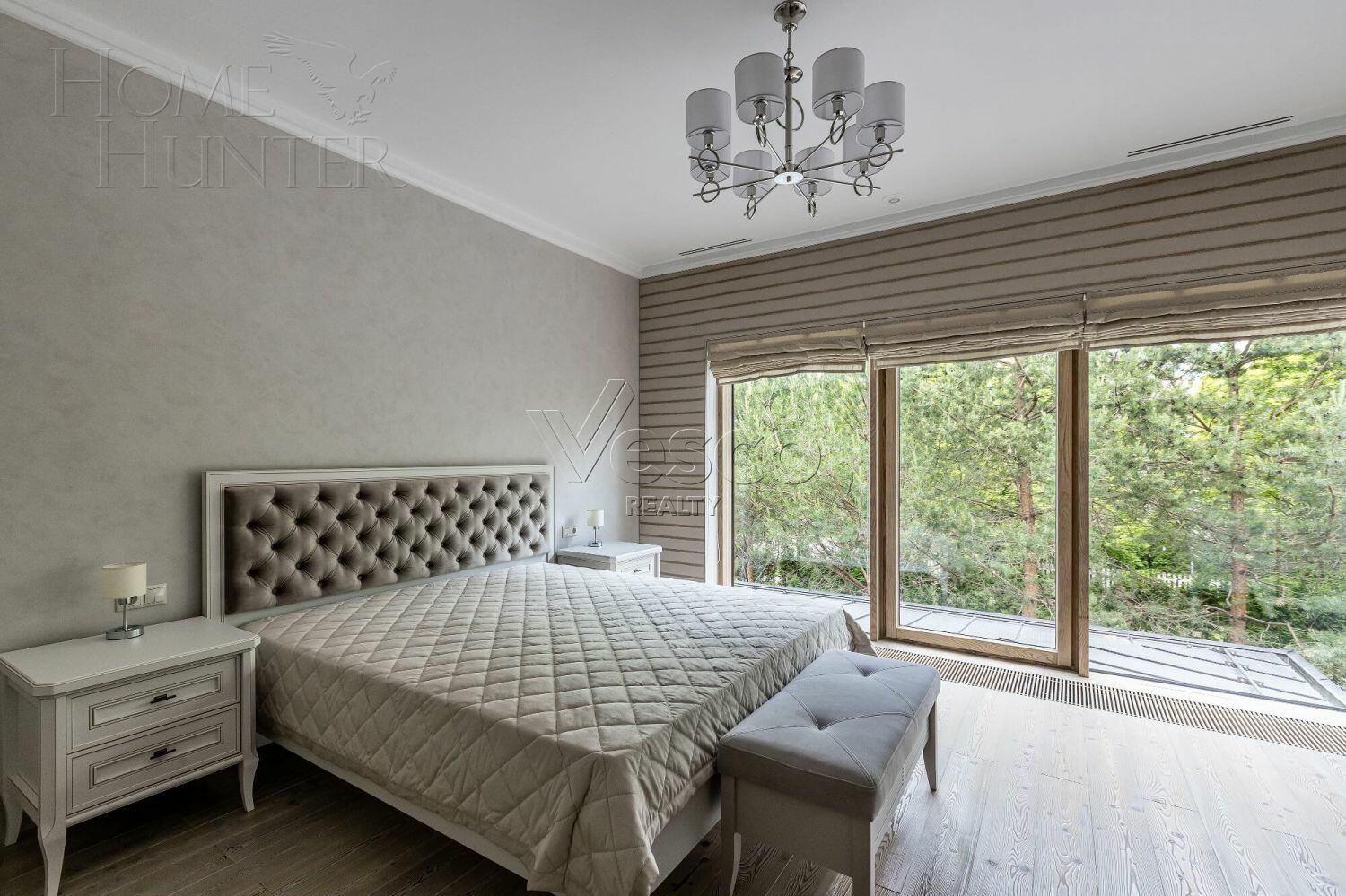 3-этажный коттедж 2 400 м² с отделкой