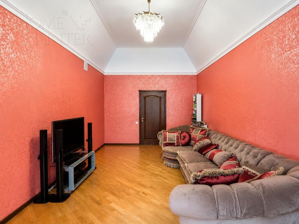 3-этажный коттедж 600 м² с отделкой