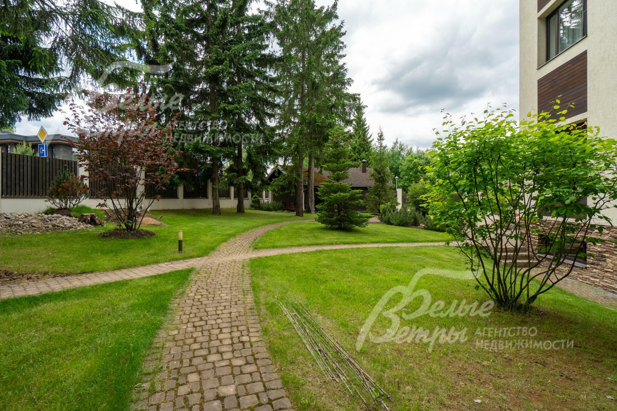 3-этажный коттедж 850 м² с отделкой