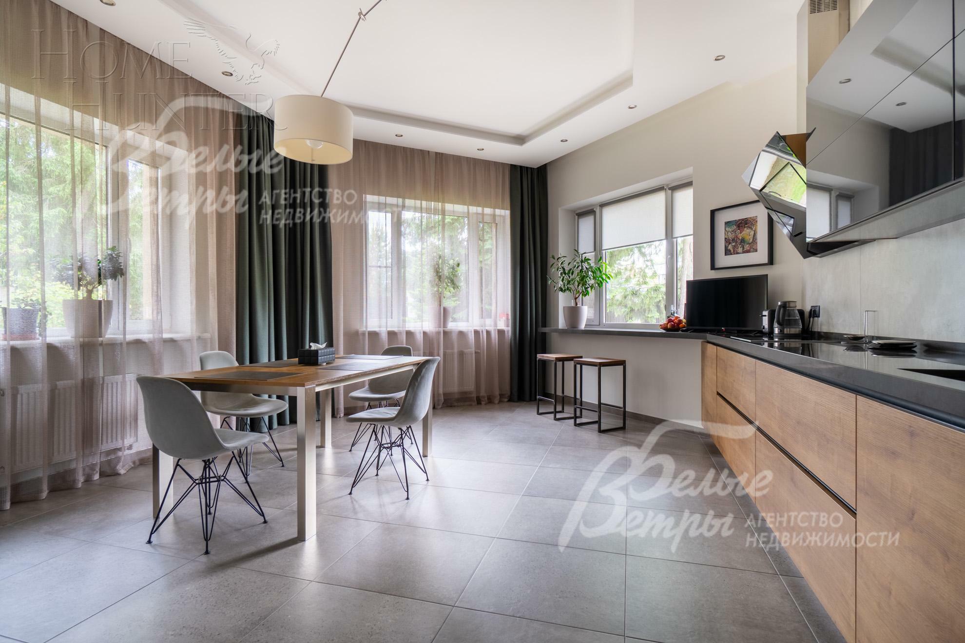 3-этажный коттедж 850 м² с отделкой