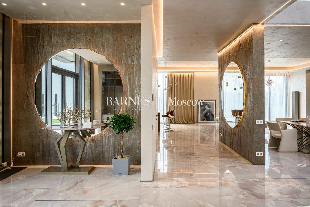 2-этажный коттедж 1 500 м² с отделкой