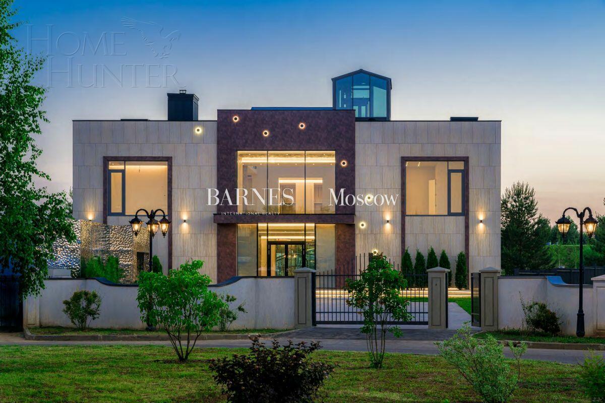 2-этажный коттедж 1 500 м² с отделкой