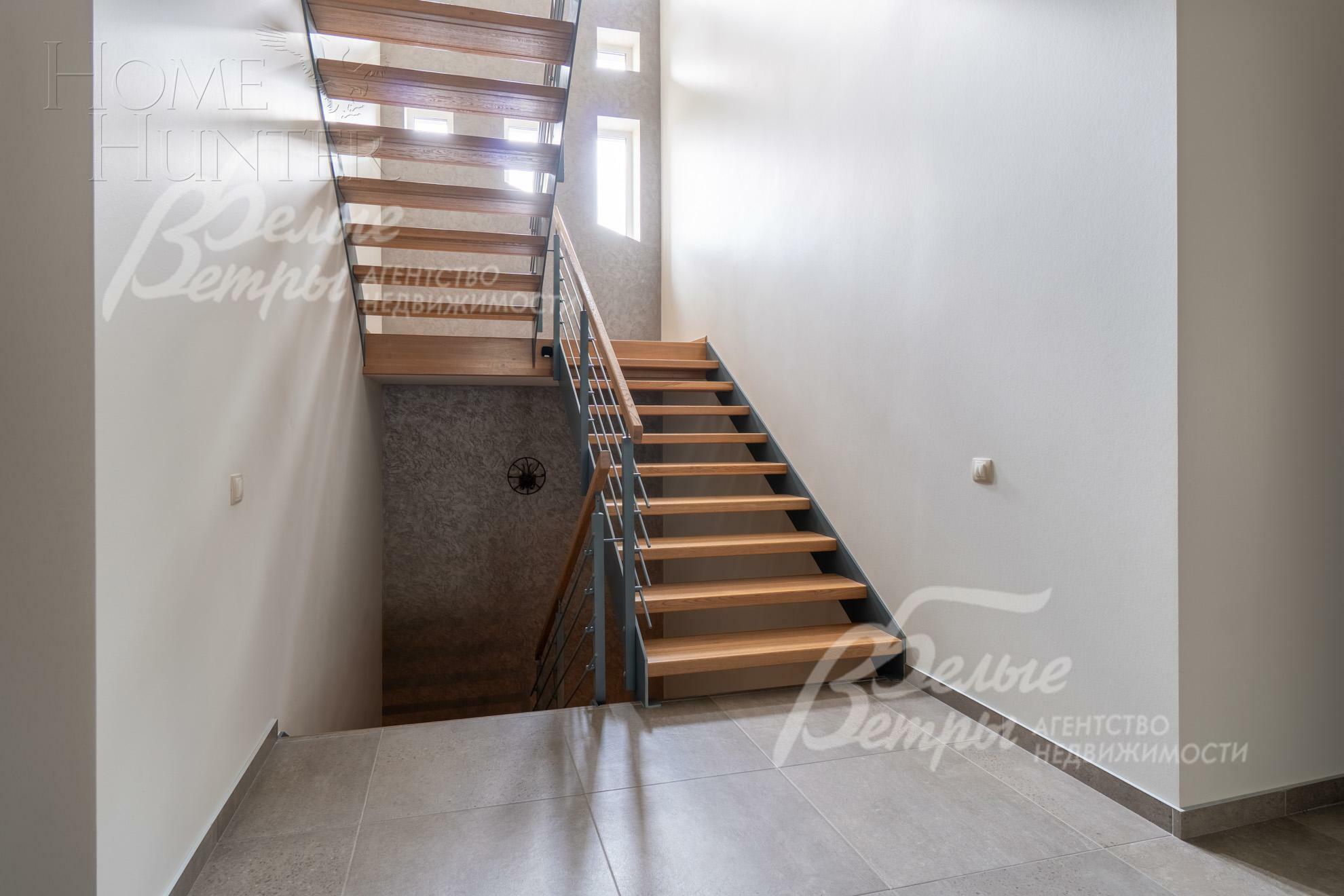 3-этажный коттедж 850 м² с отделкой
