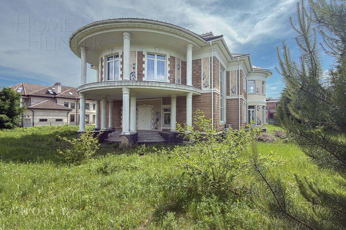 2-этажный коттедж 556.33 м² без отделки
