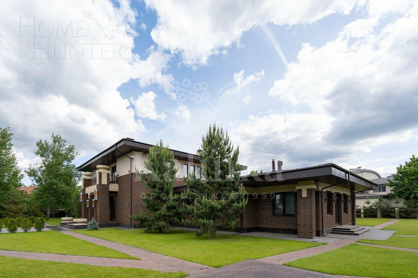 2-этажный коттедж 1 800 м² с отделкой
