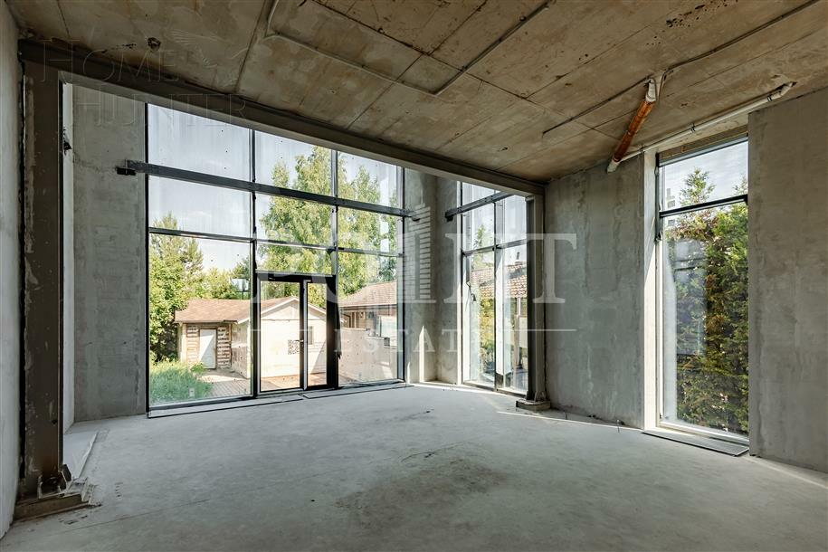 3-этажный коттедж 1 220 м² без отделки