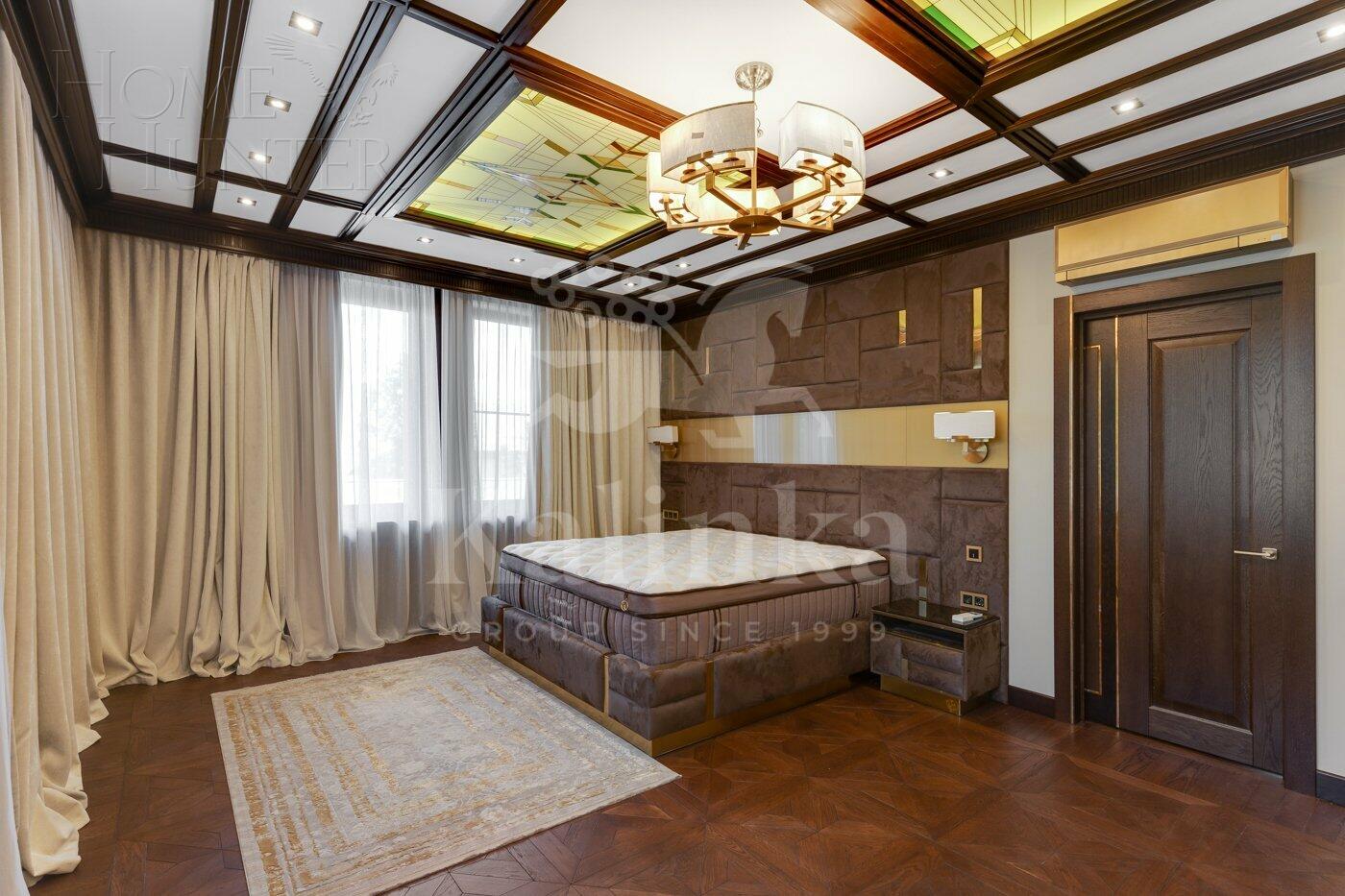 2-этажный коттедж 1 800 м² с отделкой