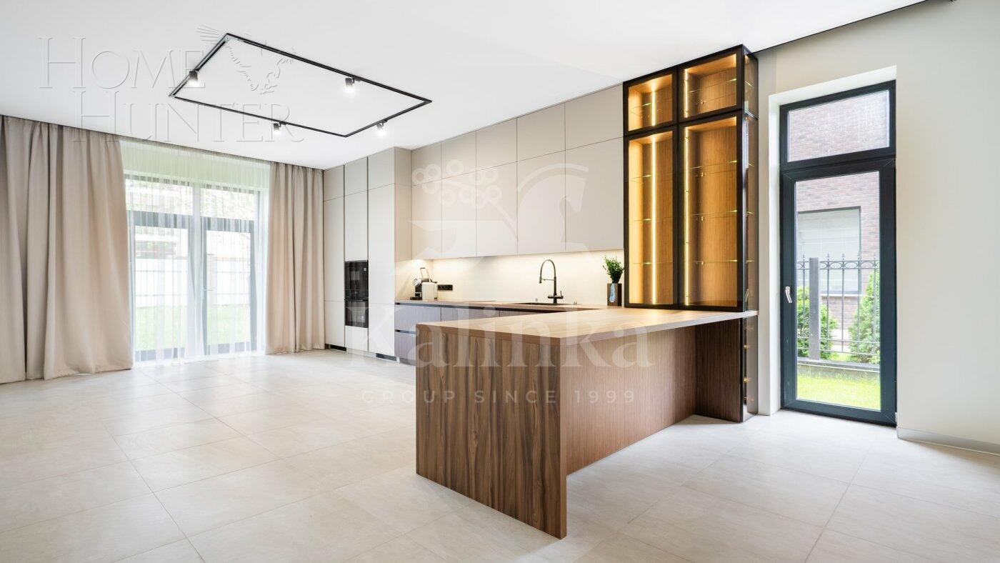 2-этажный коттедж 540.5 м² с отделкой