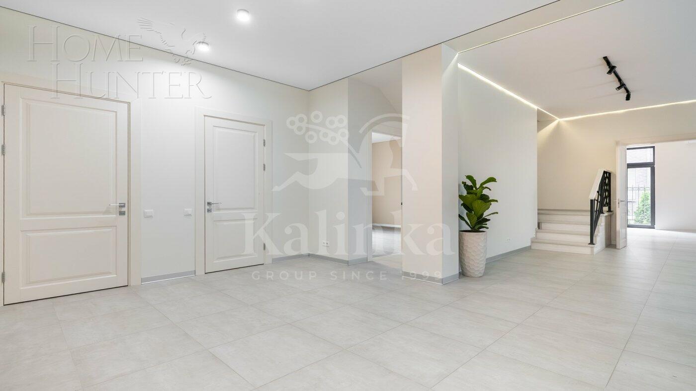2-этажный коттедж 540.5 м² с отделкой