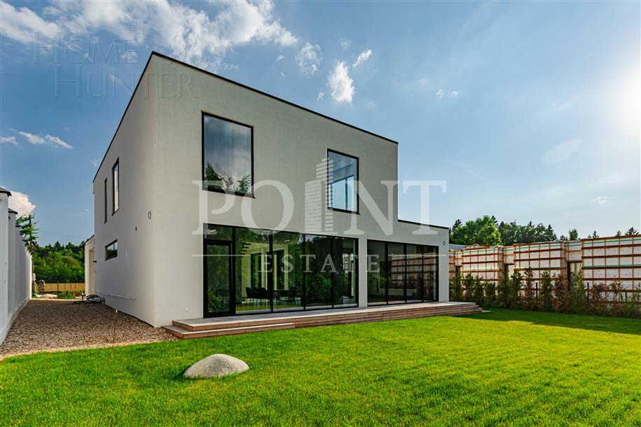2-этажный коттедж 340 м² с отделкой