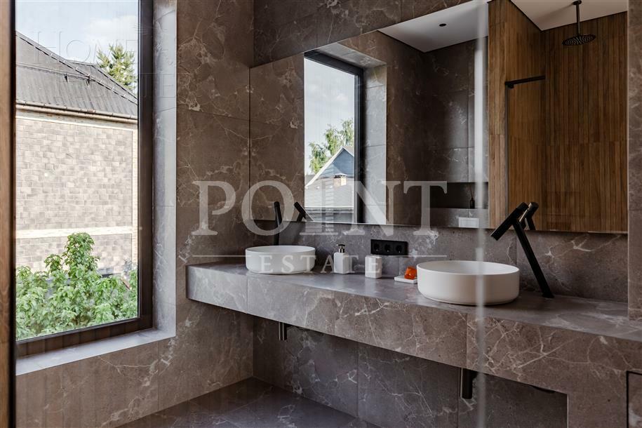 2-этажный коттедж 340 м² с отделкой