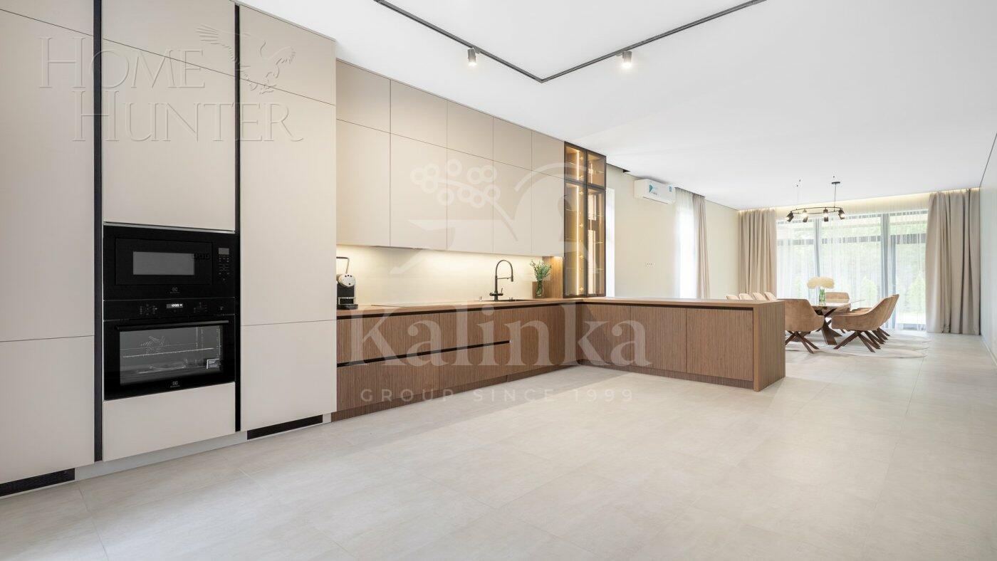 2-этажный коттедж 540.5 м² с отделкой