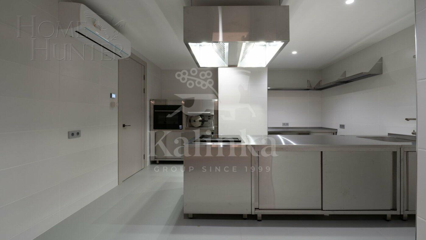 2-этажный коттедж 1 596 м² без отделки