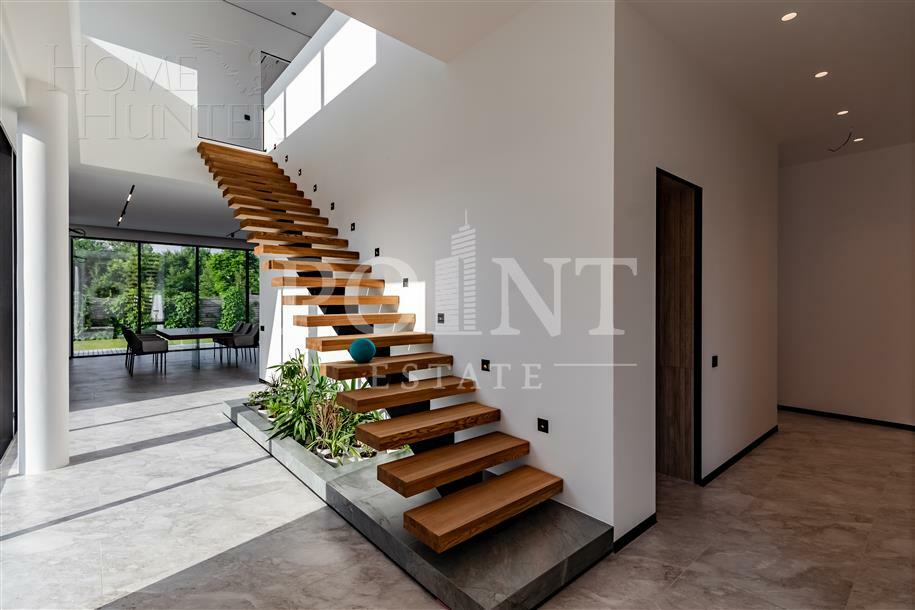 2-этажный коттедж 340 м² с отделкой