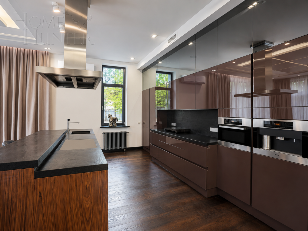 2-этажный коттедж 750 м² с отделкой