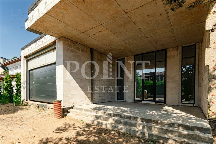 3-этажный коттедж 1 220 м² без отделки