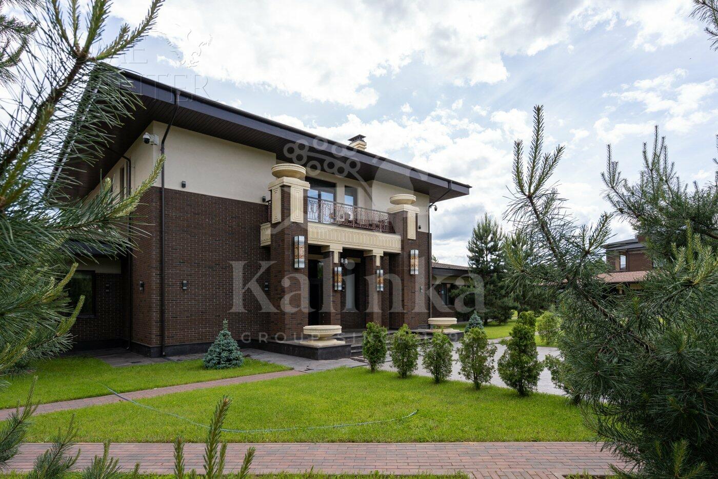 2-этажный коттедж 1 800 м² с отделкой