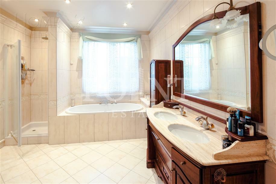 2-этажный коттедж 800 м² с отделкой