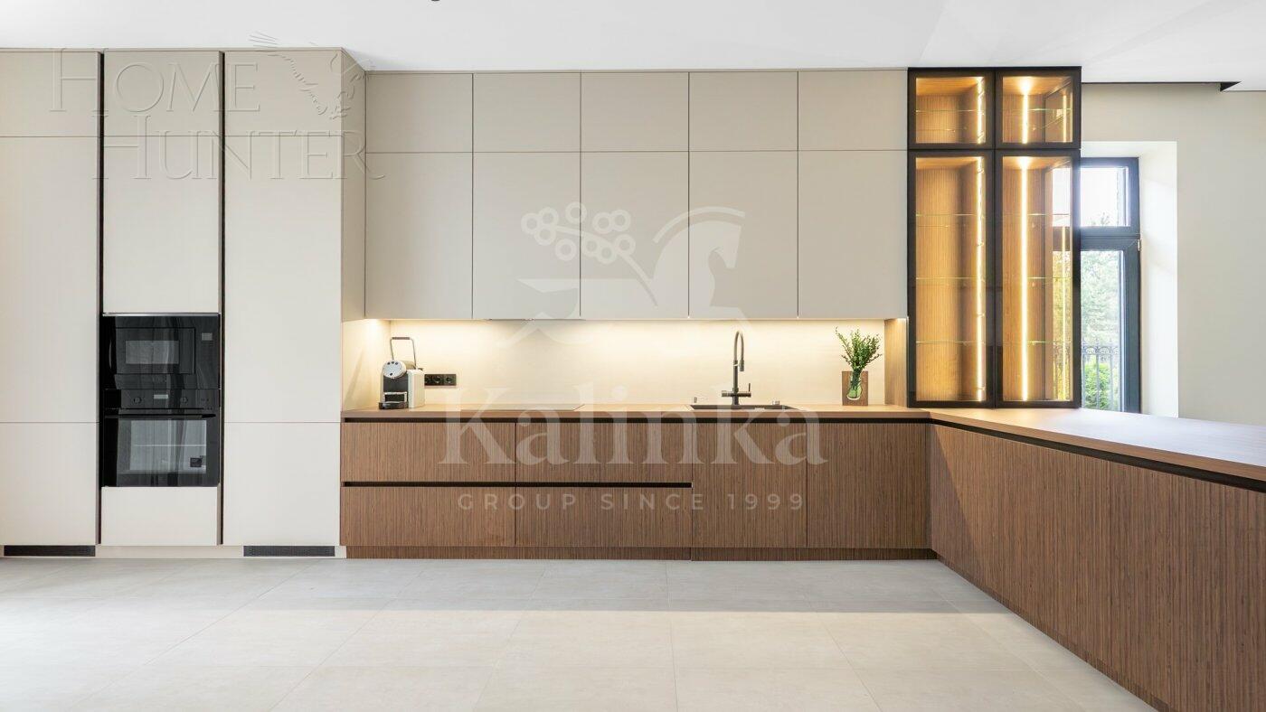 2-этажный коттедж 540.5 м² с отделкой
