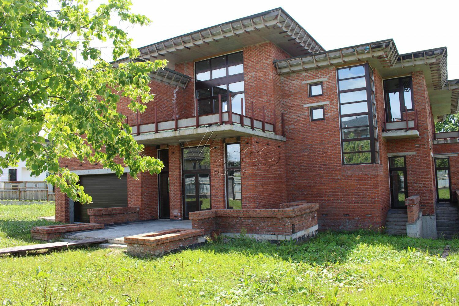 2-этажный коттедж 922.24 м² без отделки