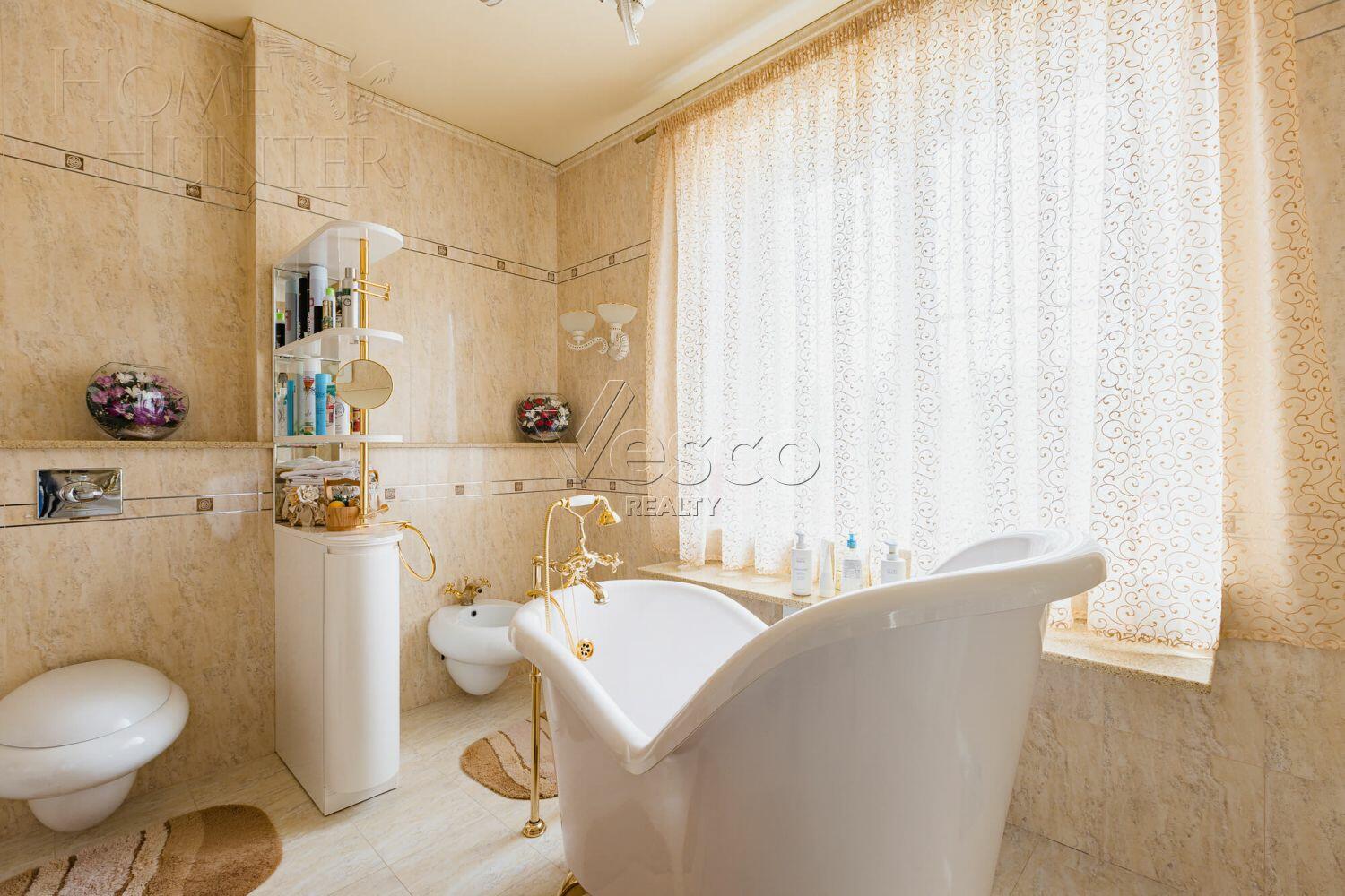 2-этажный коттедж 613 м² с отделкой