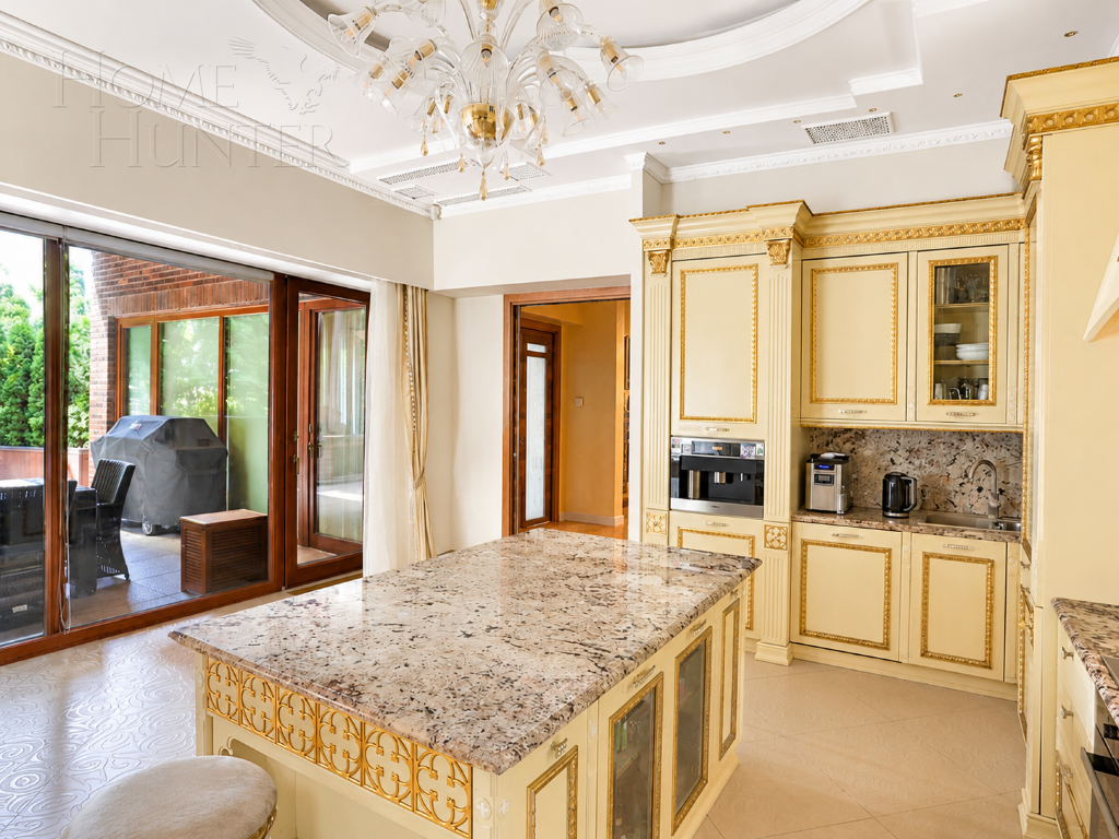 2-этажный коттедж 1 030 м² с отделкой