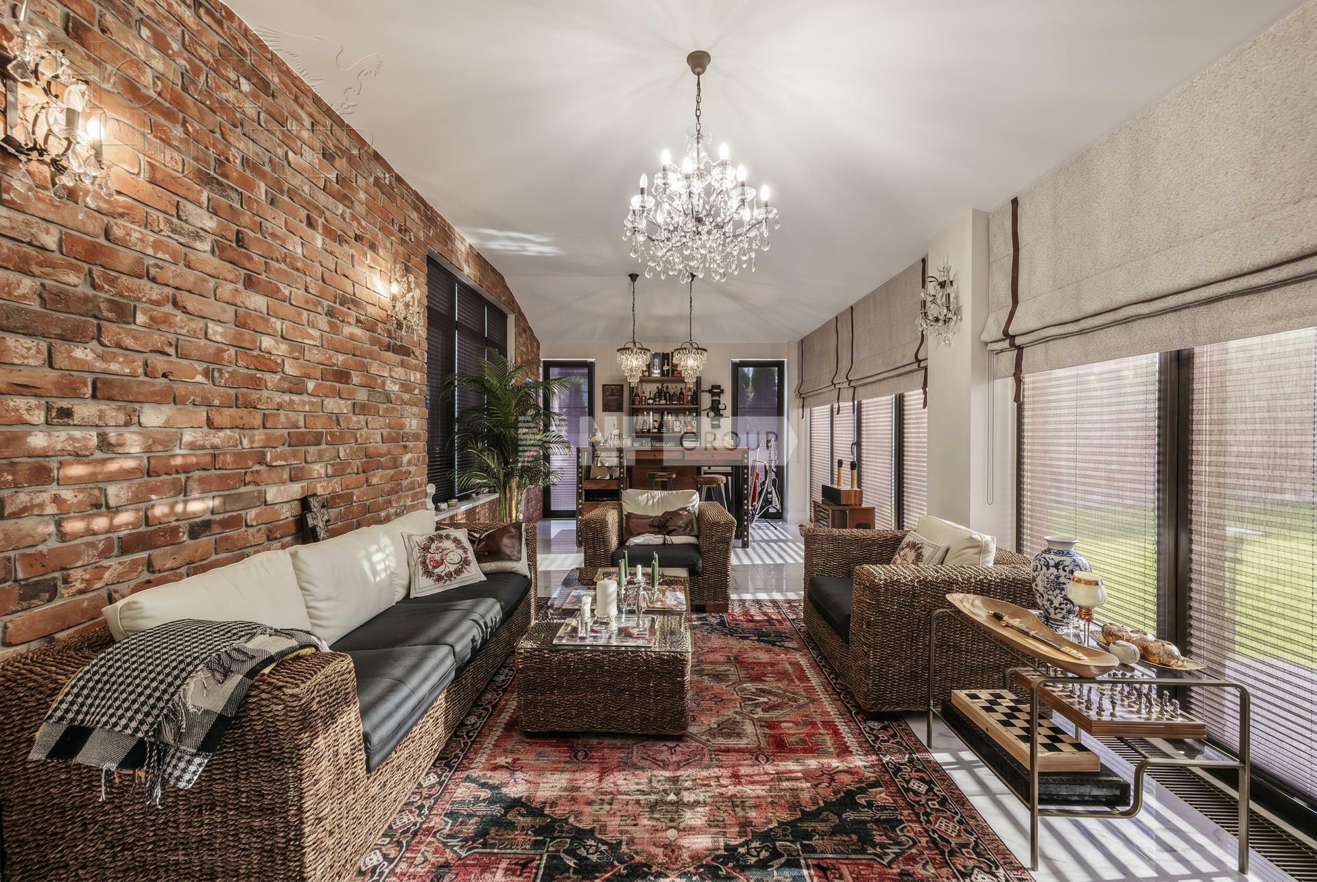 2-этажный коттедж 400 м² с отделкой