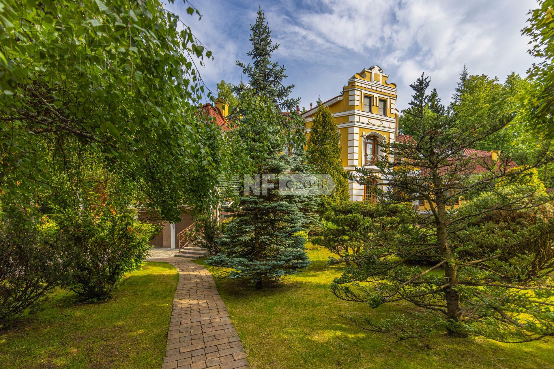 2-этажный коттедж 1 100 м² с отделкой