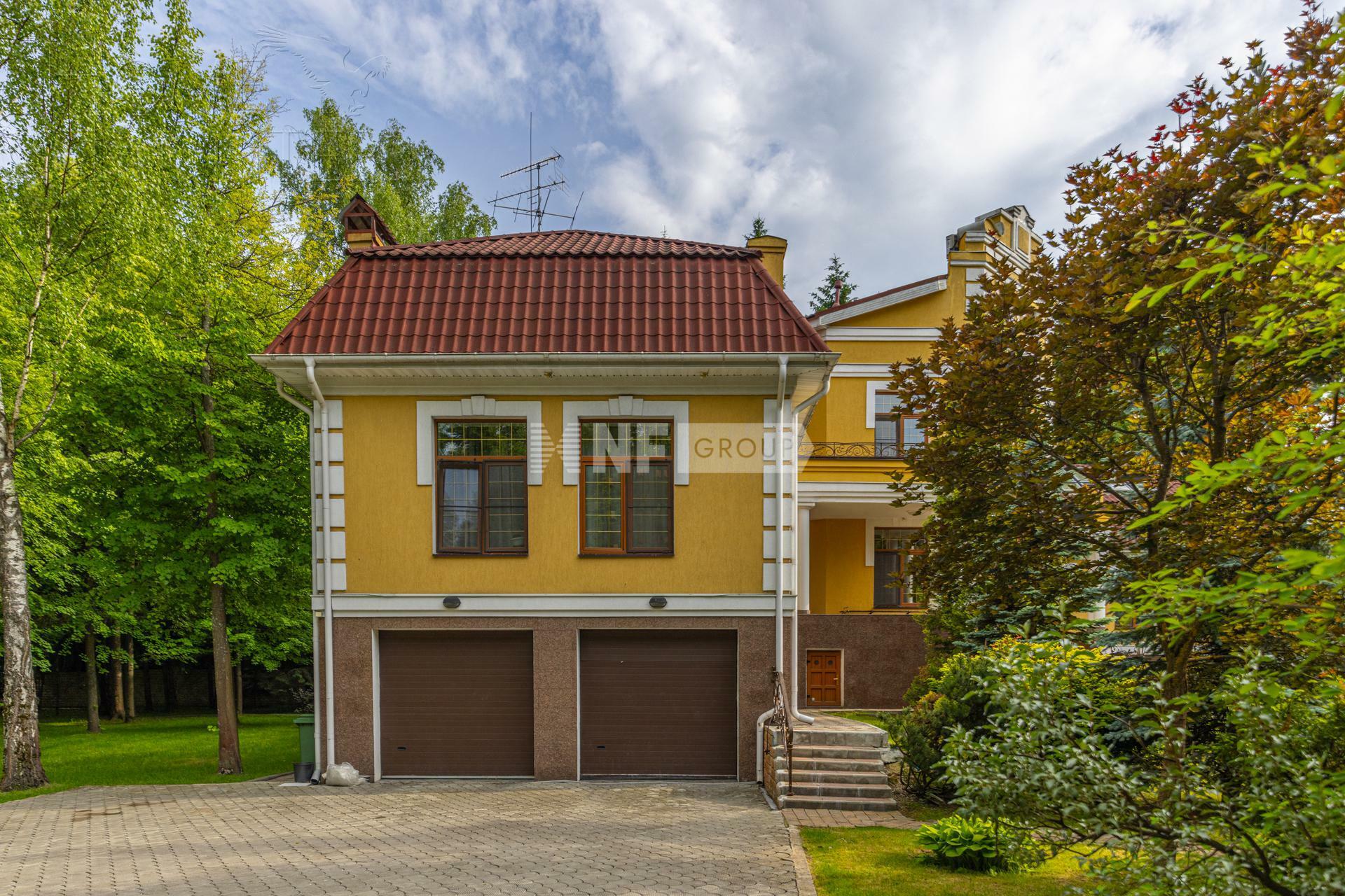 2-этажный коттедж 1 100 м² с отделкой