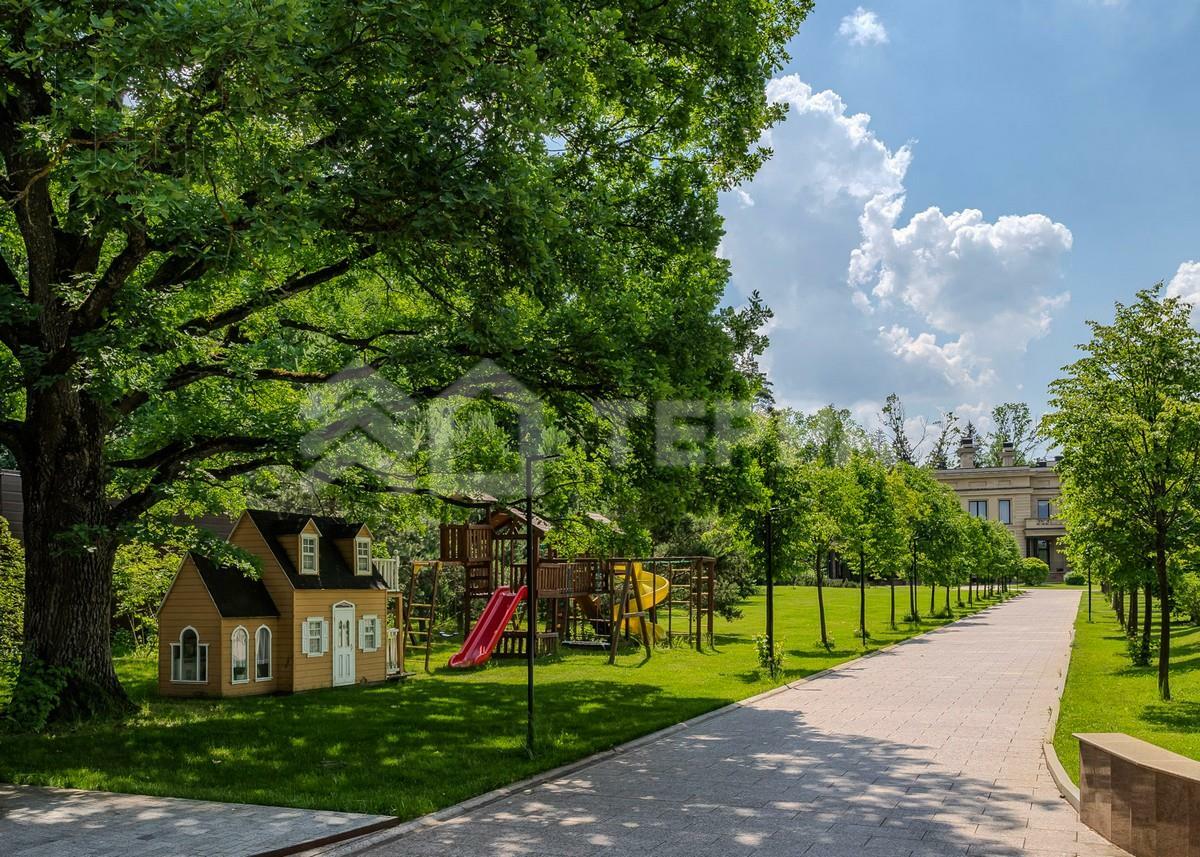 2-этажный коттедж 2 000 м² с отделкой