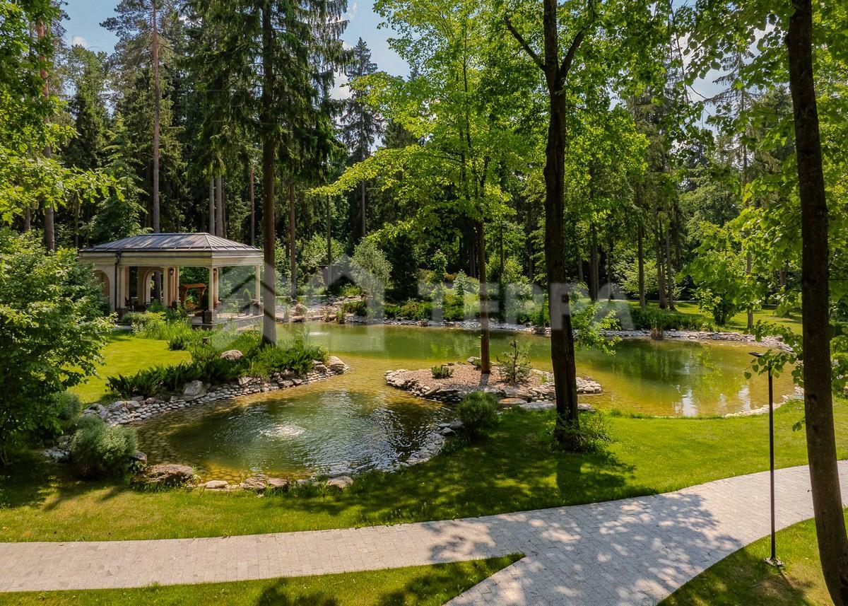 2-этажный коттедж 2 000 м² с отделкой