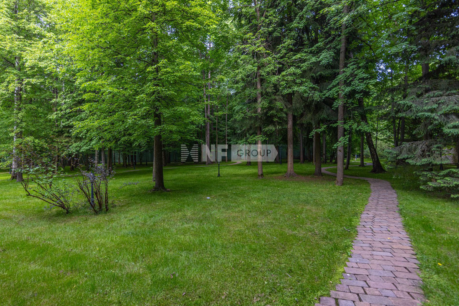 2-этажный коттедж 1 100 м² с отделкой