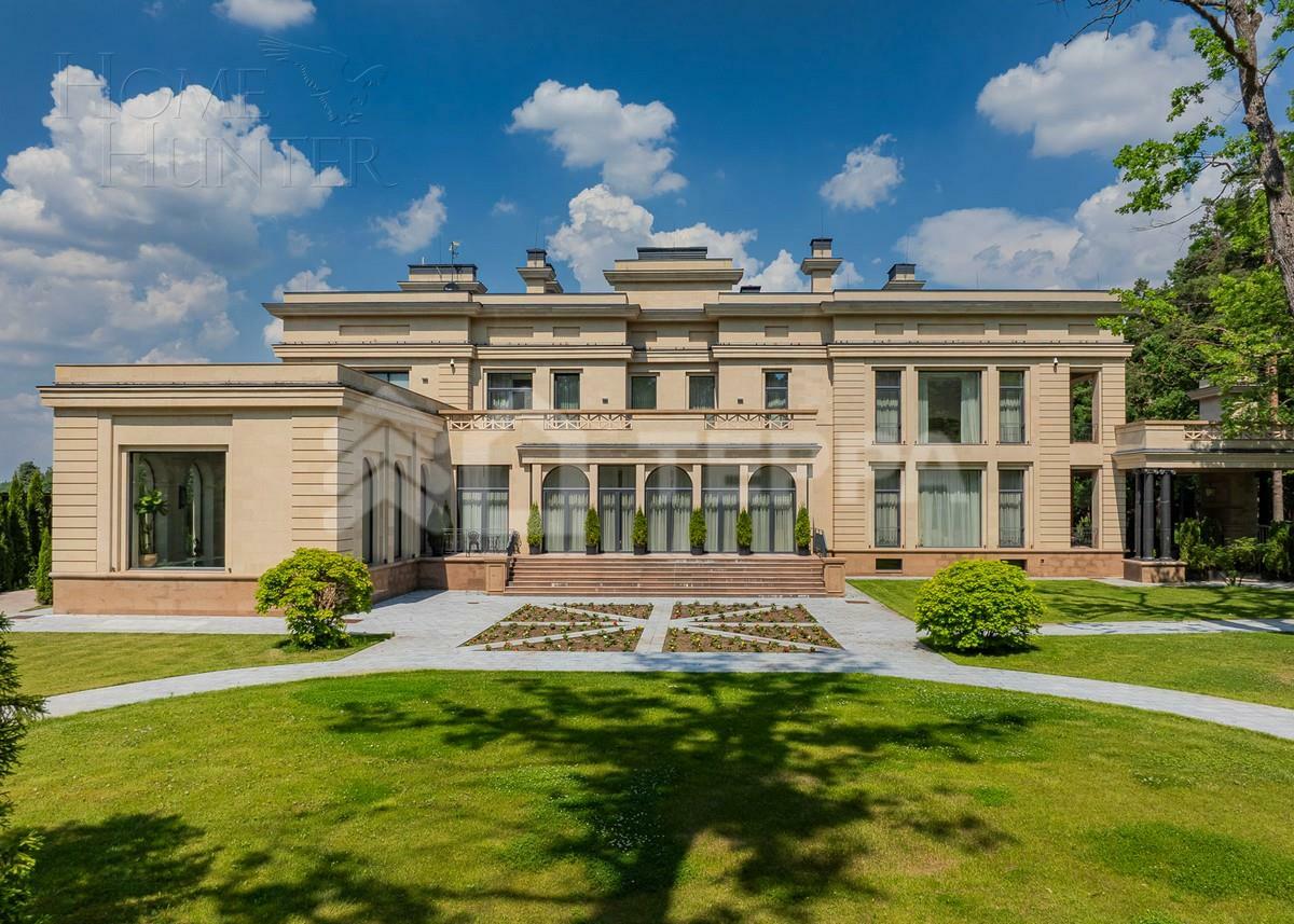 2-этажный коттедж 2 000 м² с отделкой
