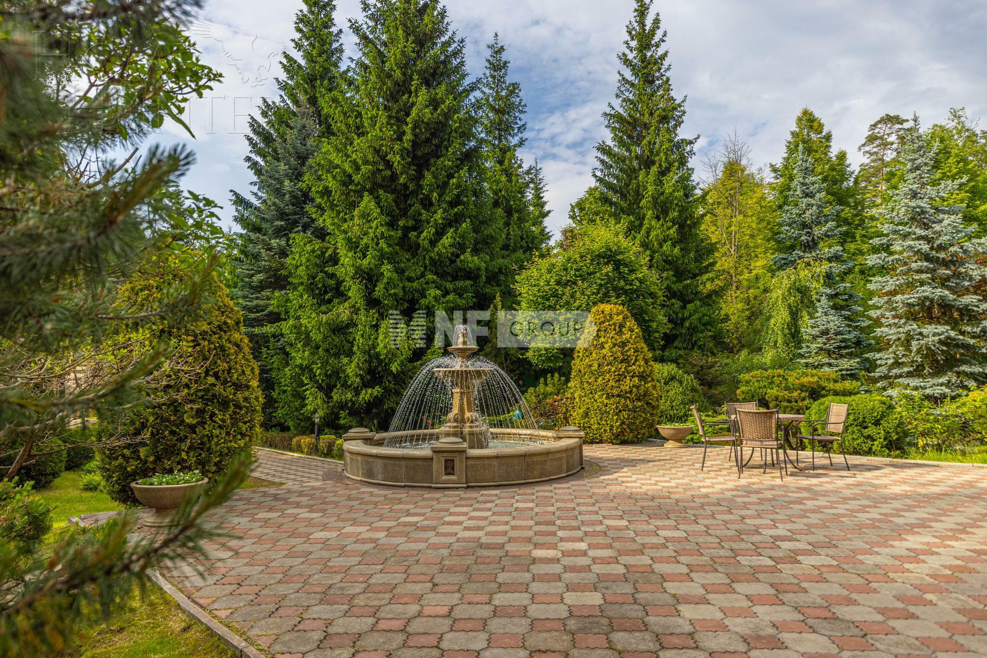2-этажный коттедж 1 100 м² с отделкой