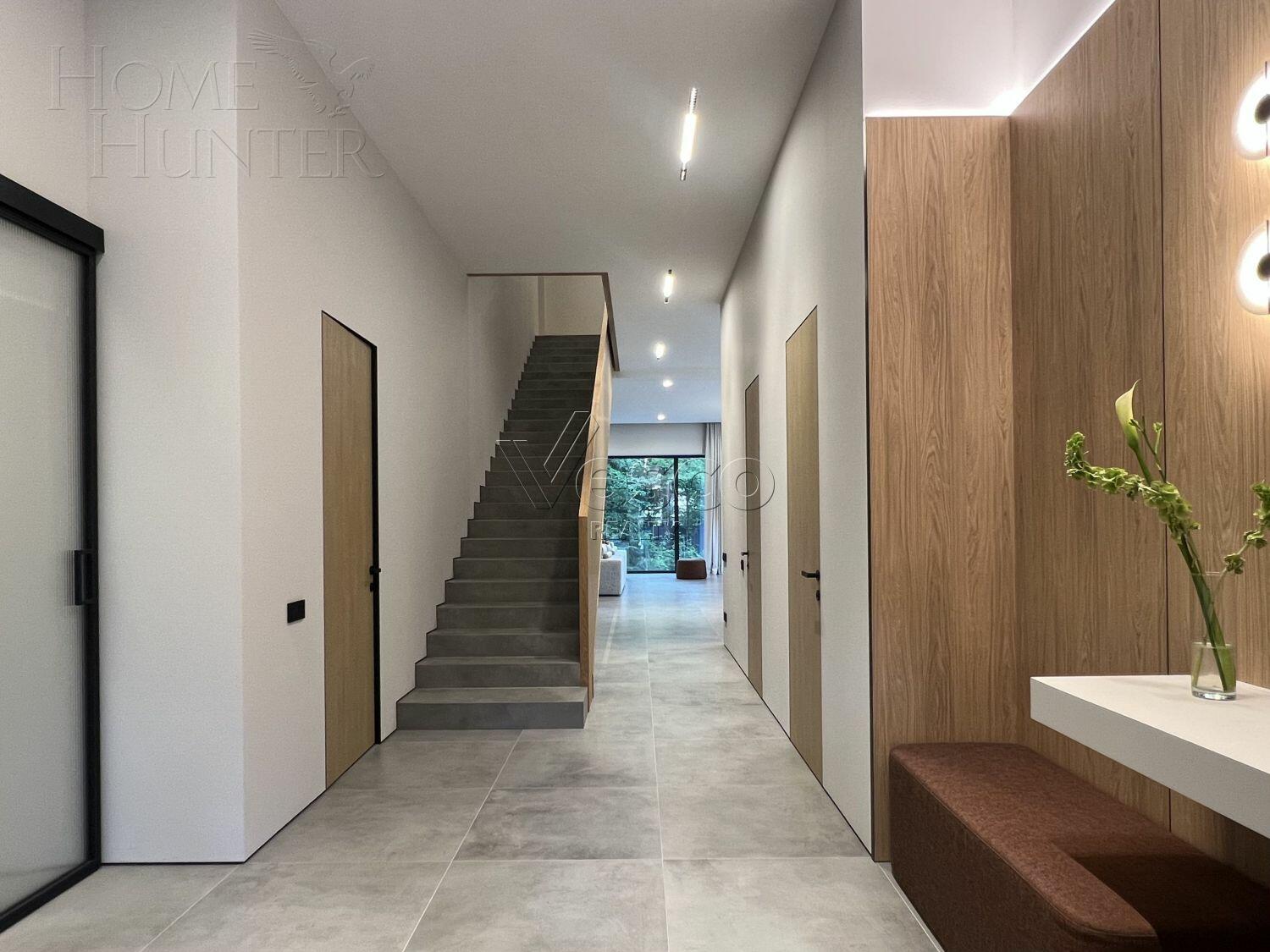 2-этажный коттедж 750 м² с отделкой