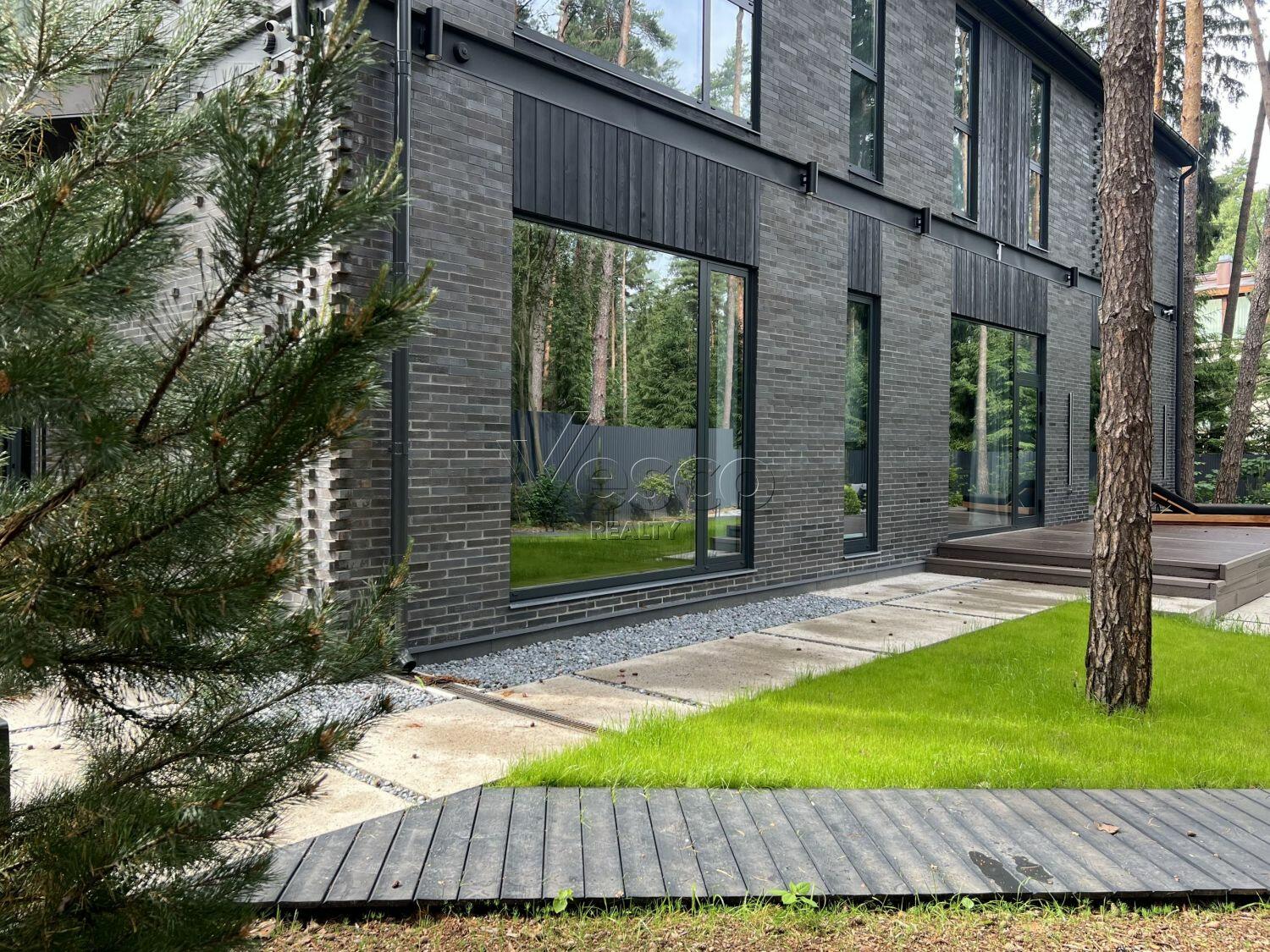2-этажный коттедж 750 м² с отделкой