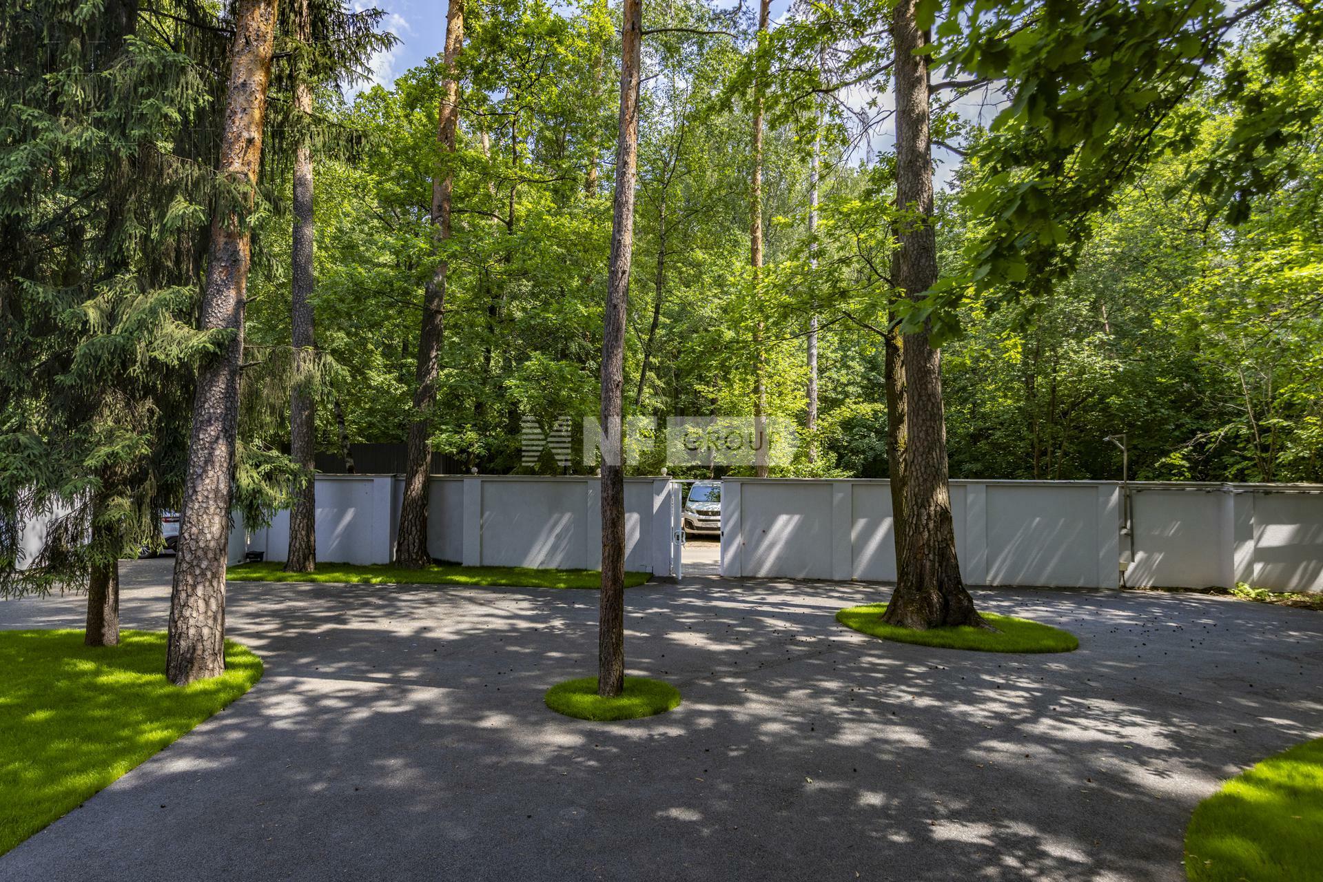 3-этажный коттедж 1 800 м² с отделкой