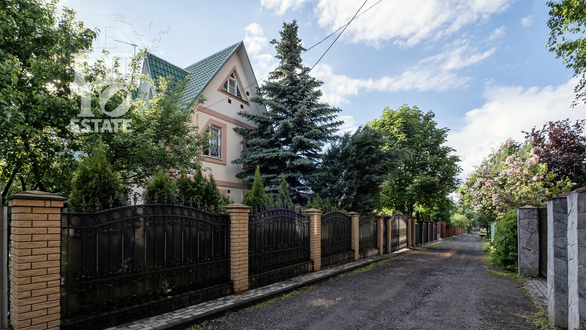 2-этажный коттедж 288 м² с отделкой