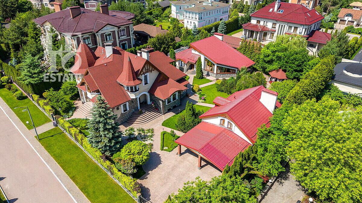 2-этажный коттедж 734.2 м² с отделкой