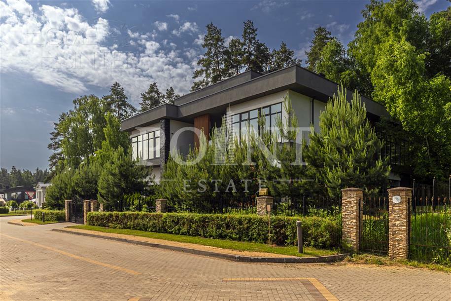 2-этажный коттедж 720 м² с отделкой