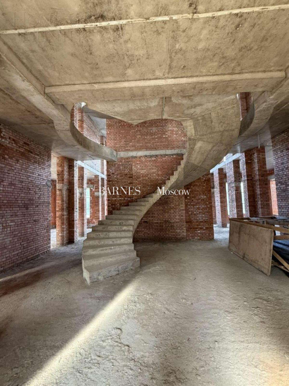 2-этажный коттедж 1 250 м² без отделки