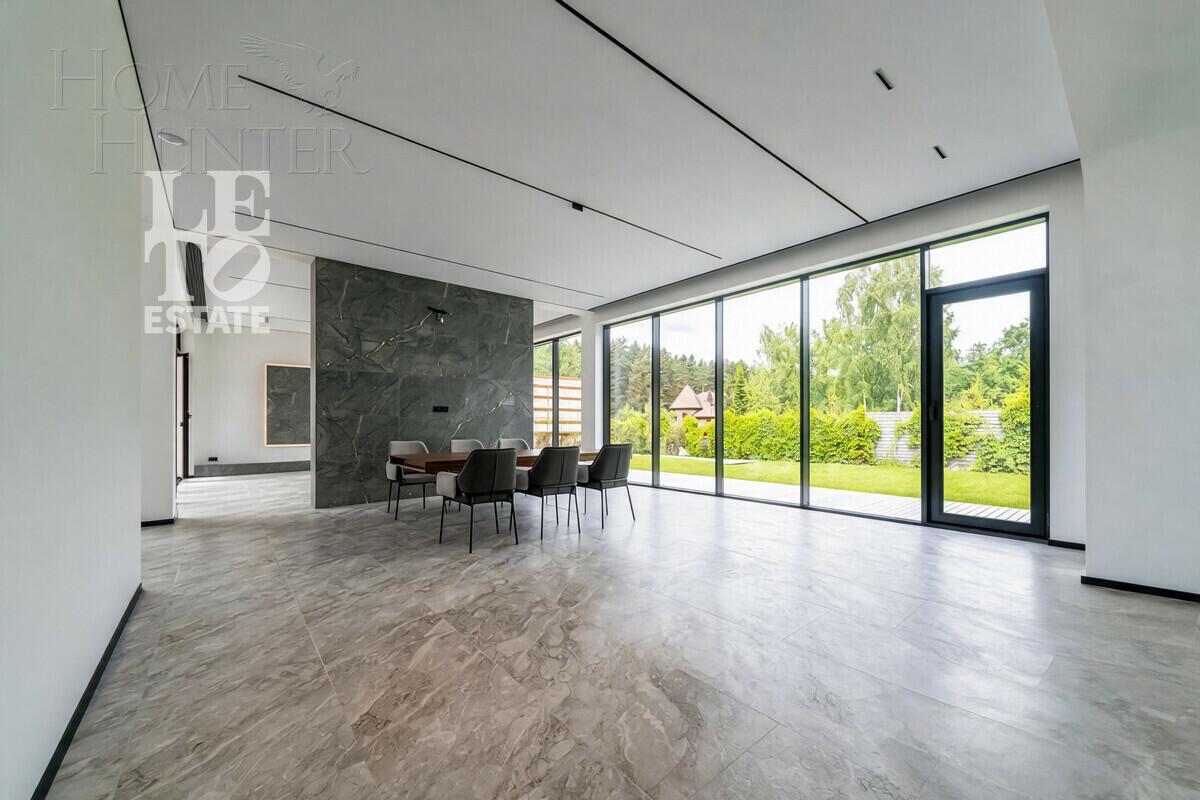 2-этажный коттедж 340 м² с отделкой